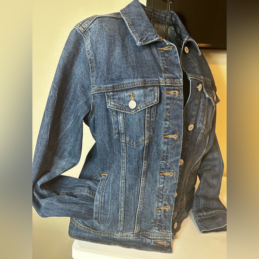 Like New Old Navy Jean Jacket Medium